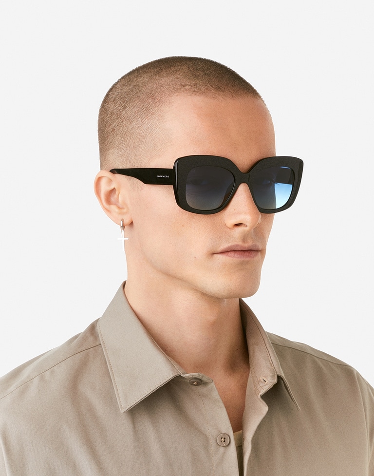 Sunglasses Hawkers TANGO - BLACK BLUE TO GREEN ECO