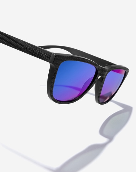 Sunglasses Hawkers ONE RAW CARBON FIBER - POLARIZED SKY