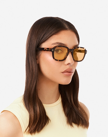 Sunglasses Hawkers TWIST - BEIGE CAREY YELLOW