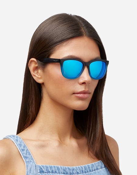 Sunglasses Hawkers FUSION - CLEAR BLUE ONE