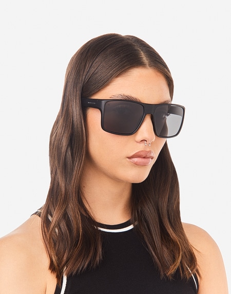 Sunglasses Hawkers EDGE XL - POLARIZED BLACK DARK