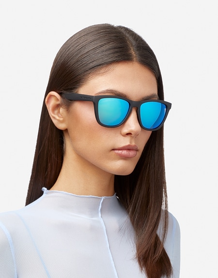 POLARIZED CARBON BLACK - CLEAR BLUE ONE | Hawkers USA