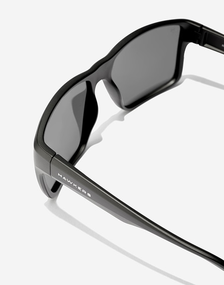 Sunglasses Hawkers EDGE XL - POLARIZED BLACK DARK