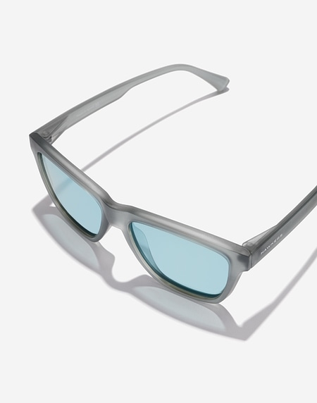 Sunglasses Hawkers ONE LS RAW - POLARIZED GREY BLUE CHROME
