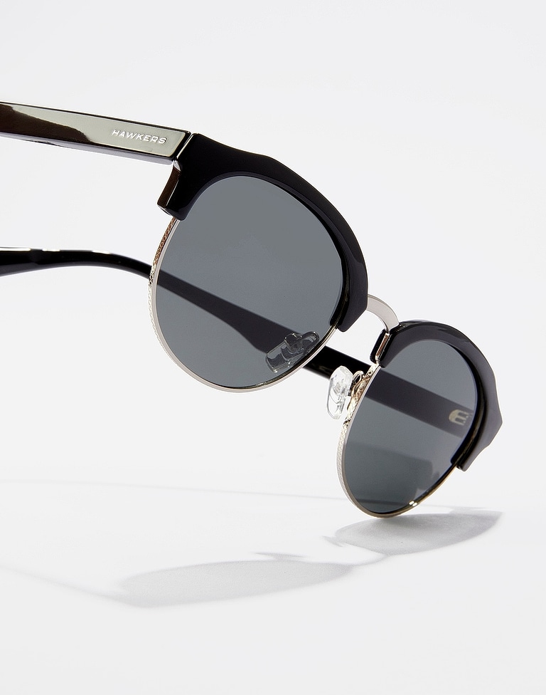 Sunglasses Hawkers CLASSIC ROUNDED - POLARIZED BLACK