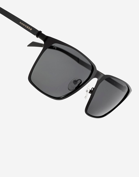 Sunglasses Hawkers TRACK FLEX - POLARIZED BLACK DARK