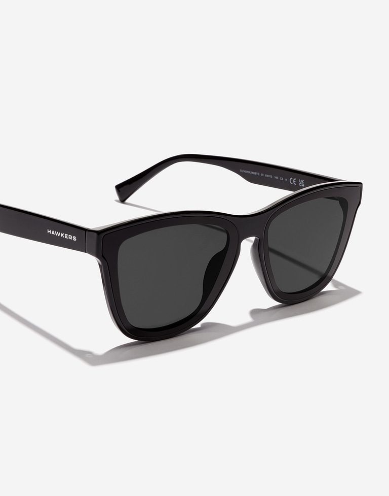 Sunglasses Hawkers DOWNTOWN MAX - BLACK DARK