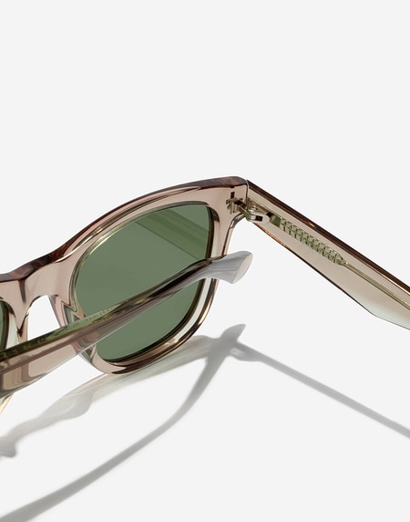 Sunglasses Hawkers ONE PAIR - POLARIZED BEIGE ALLIGATOR ECO