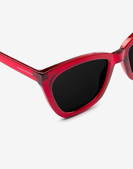 Sunglasses Hawkers CRYSTAL RED - DARK MELROSE