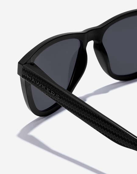 Lentes de sol Hawkers ONE RAW CARBON FIBER - POLARIZED DARK