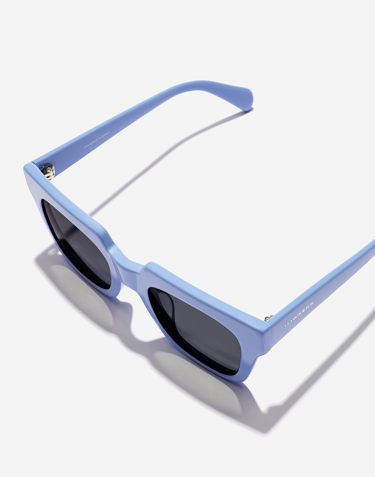 Nos Lunettes de Soleil Hawkers ROW X - SOFT BLUE ASH
