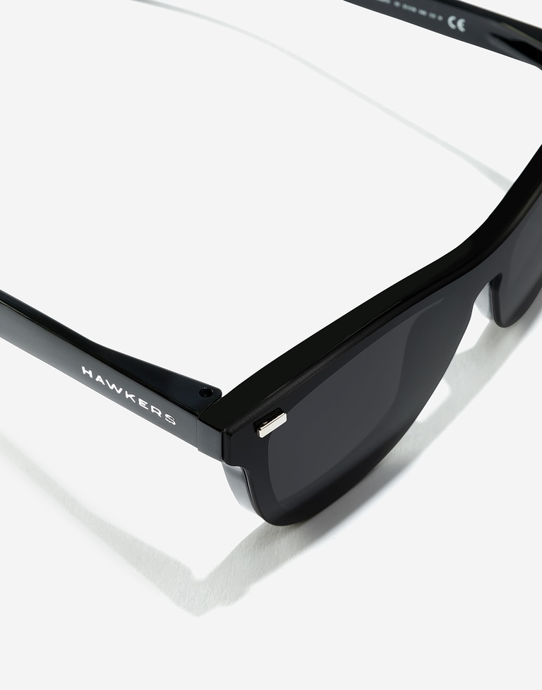 Nos Lunettes de Soleil Hawkers ONE VENM RAW - BLACK