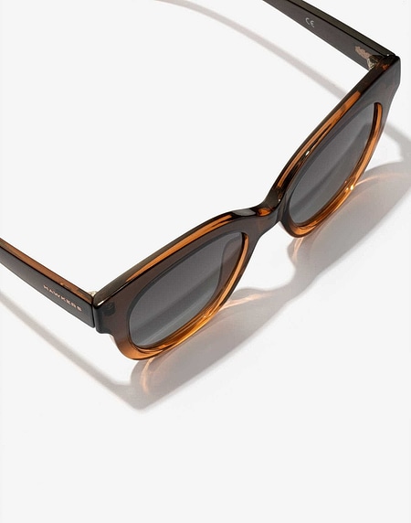 Nos Lunettes de Soleil Hawkers FUSION BROWN AUDREY