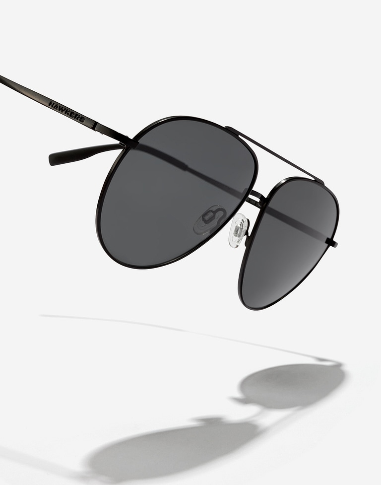 Sunglasses Hawkers JACK POT - POLARIZED BLACK DARK