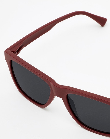 Nos Lunettes de Soleil Hawkers BURGUNDY DARK ONE LS