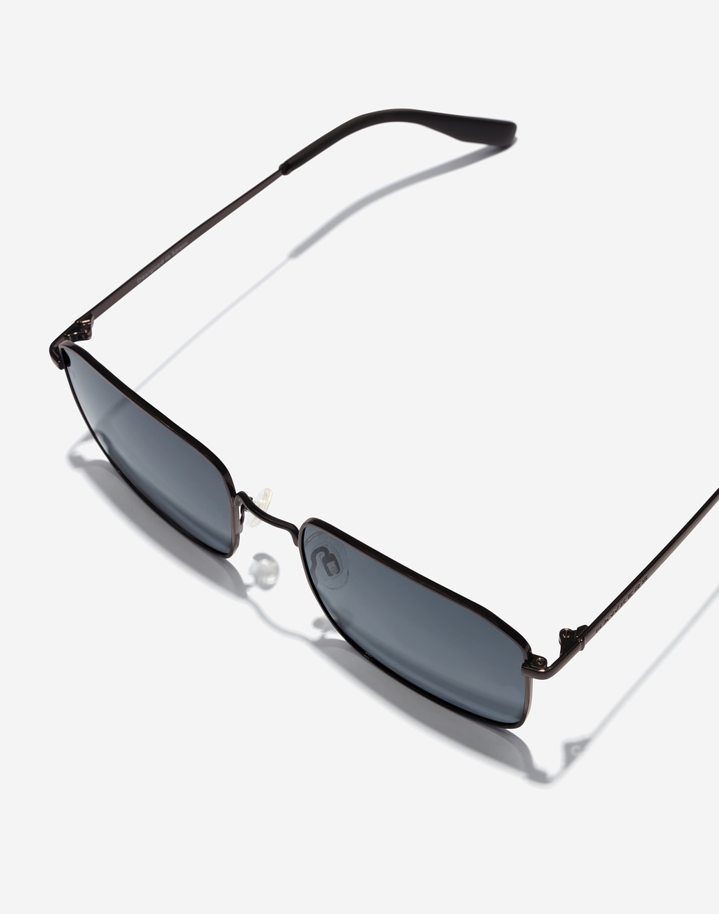 IRIS - POLARIZED BLACK DARK | Hawkers USA