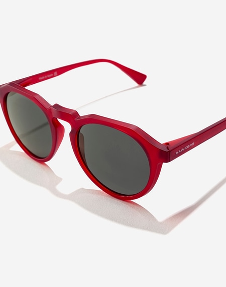 Sunglasses Hawkers WARWICK RAW - CHERRY RED DARK