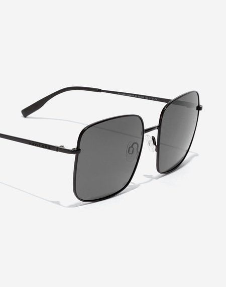 Sunglasses Hawkers ROYAL FLUSH - POLARIZED BLACK DARK