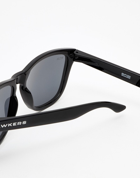 Sunglasses Hawkers DIAMOND BLACK - DARK ONE
