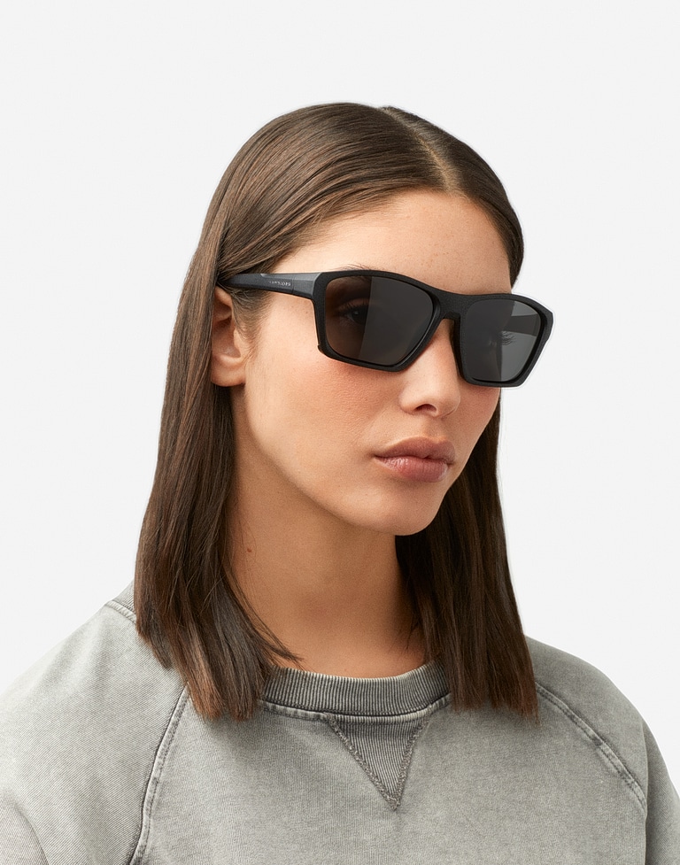 Sunglasses Hawkers SHARK - POLARIZED BLACK DARK