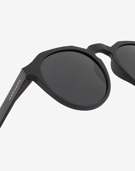 【国内発送】Hawkersサングラス☆ CARBON BLACK DARK WARWICK WARWICK RAW - CARBON BLACK | Hawkers USA