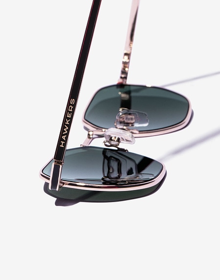 Sunglasses Hawkers GOLD GREEN BOTTLE SIXGON