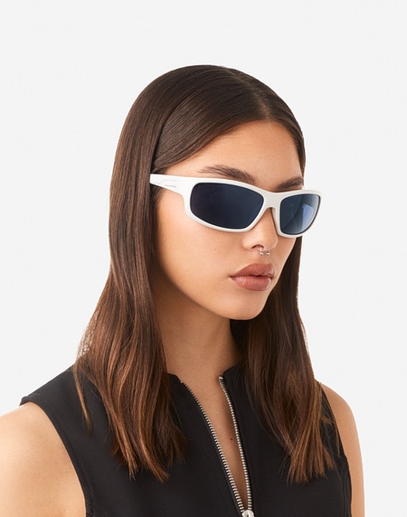 Sunglasses Hawkers BOOST - WHITE DARK BLUE