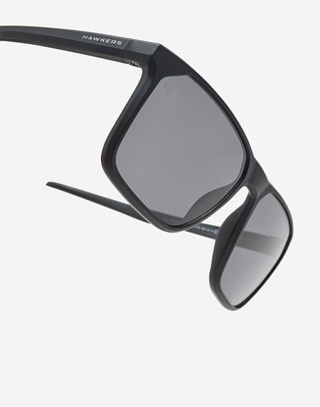Sunglasses HAWKERS HORIZON - POLARIZED BLACK DARK