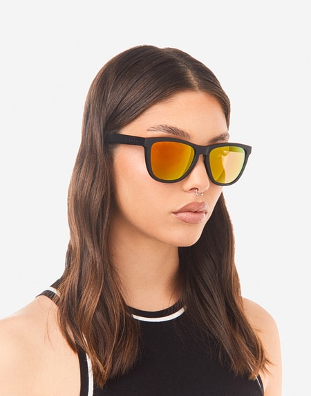 Nos Lunettes de Soleil Hawkers CARBON BLACK - DAYLIGHT ONE