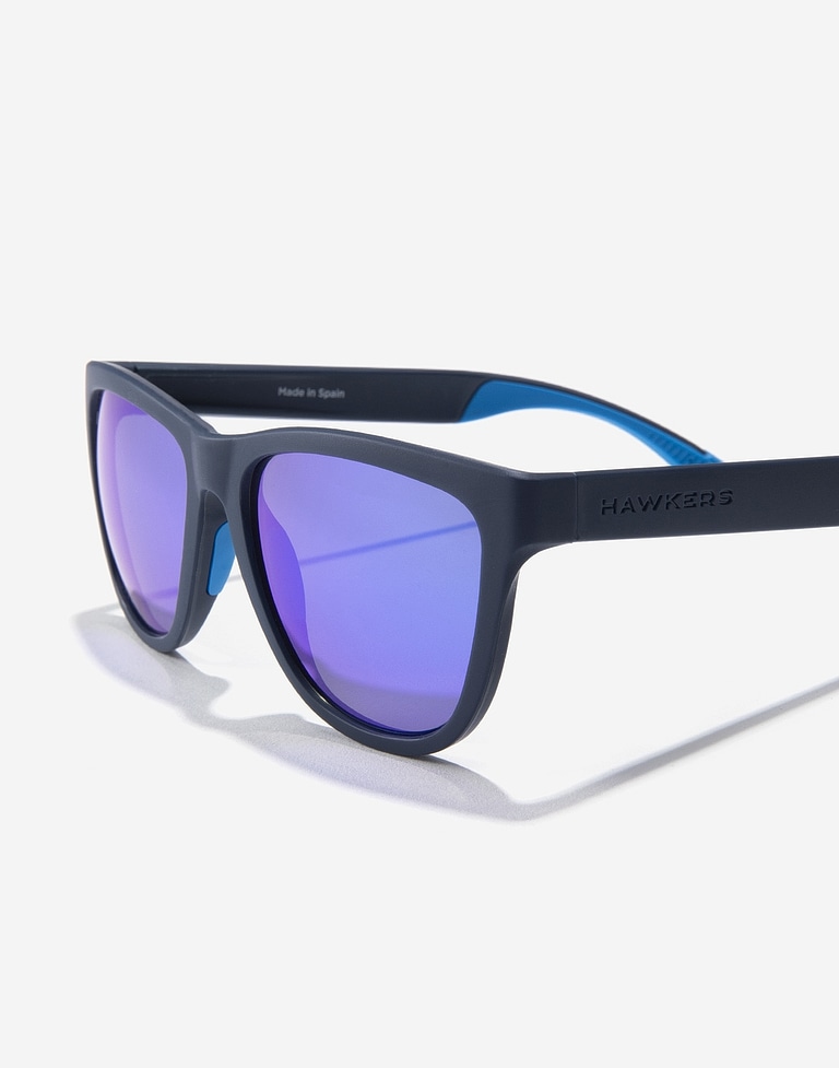 Sunglasses Hawkers ONE SPORT RAW - POLARIZED NAVY SKY