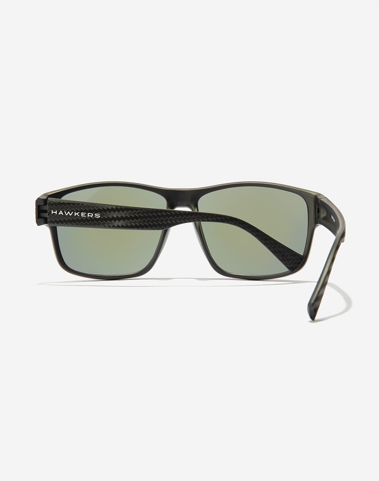 Nos Lunettes de Soleil Hawkers FASTER RAW CARBON FIBER - BLACK SKY