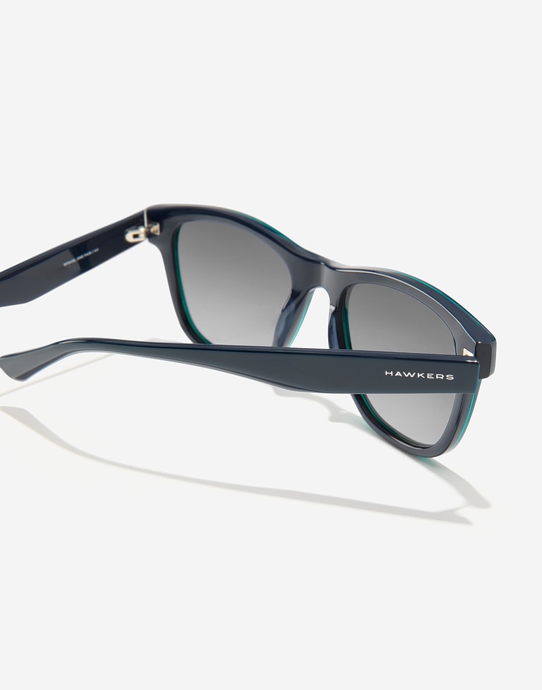 Nos Lunettes de Soleil Hawkers ONE PAIR - DARK BLUE SMOKY BLACK