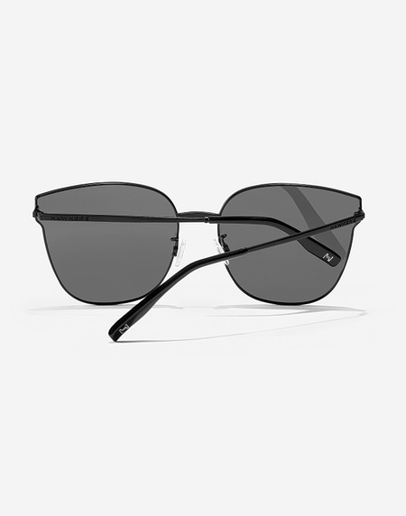 Sunglasses Hawkers SHOWDOWN XL - POLARIZED BLACK