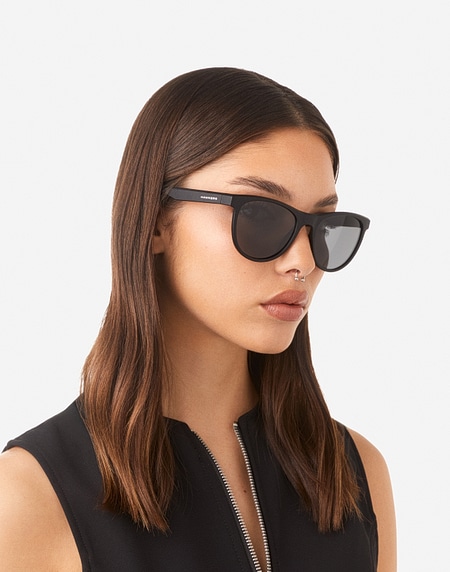 Sunglasses Hawkers TRAIL - POLARIZED BLACK DARK
