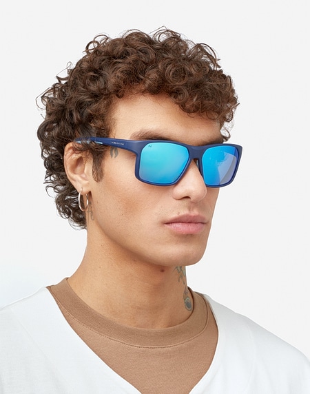 Sunglasses Hawkers TRACK - POLARIZED NAVY CLEAR BLUE