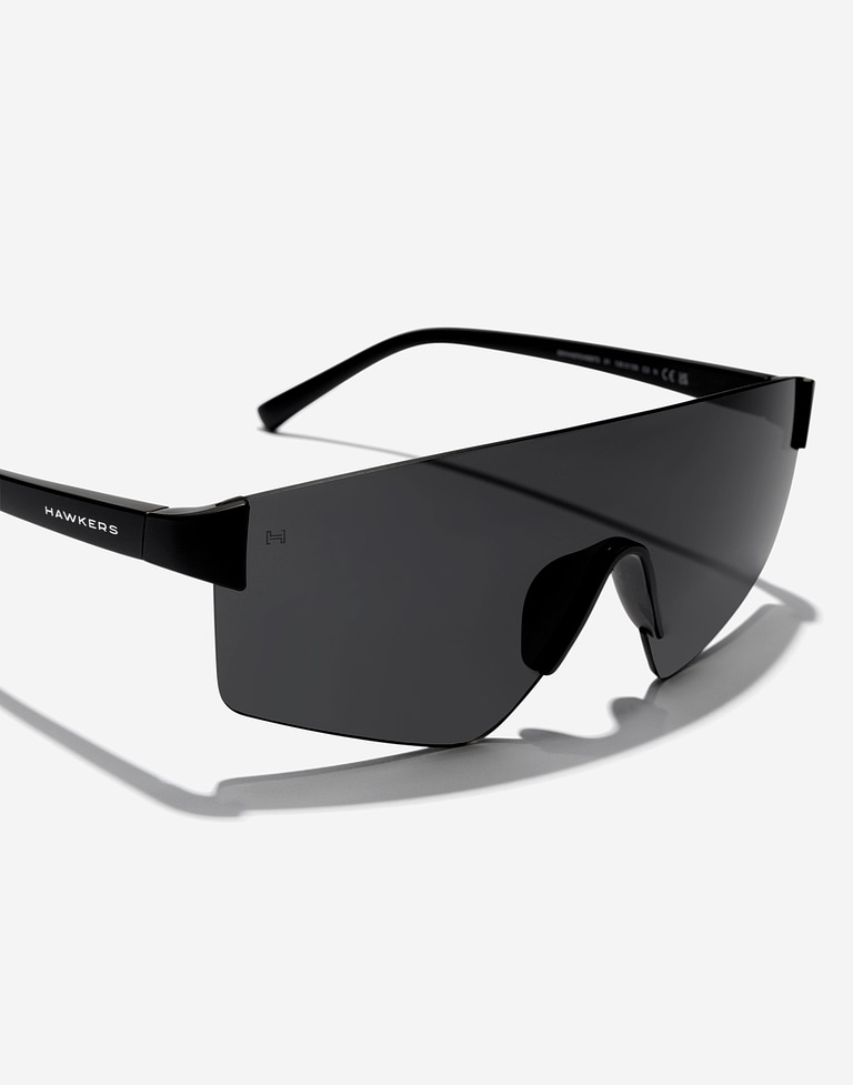 Sunglasses Hawkers AERO - BLACK DARK