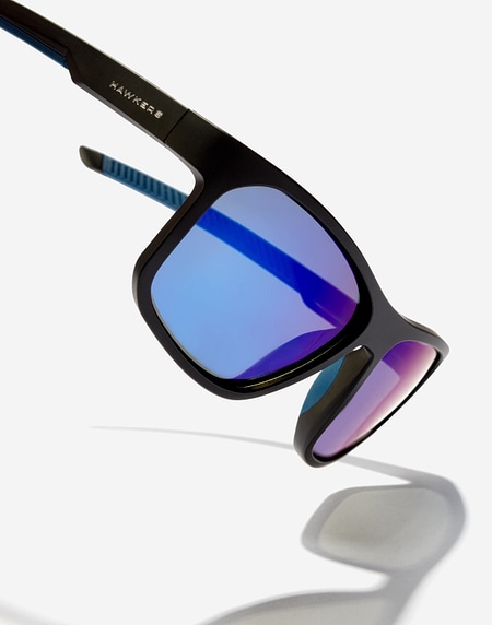 Lentes de sol Hawkers COMANECI - POLARIZED BLACK SKY