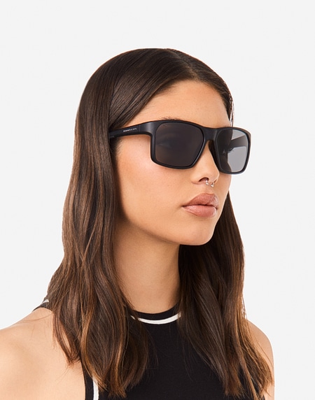 Lentes de sol Hawkers TRACK - POLARIZED BLACK DARK