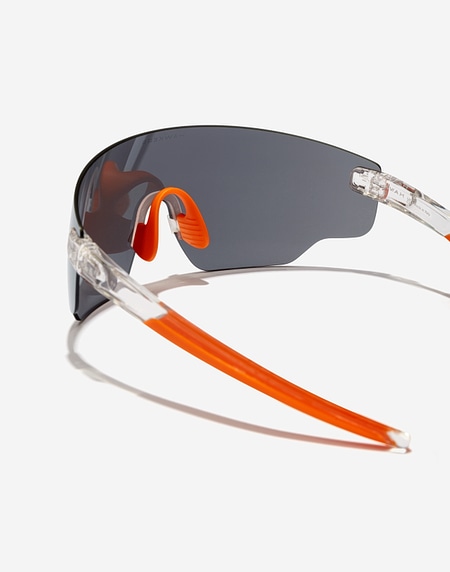 sports sunglasses Hawkers SPEED - TRANSPARENT CHROME