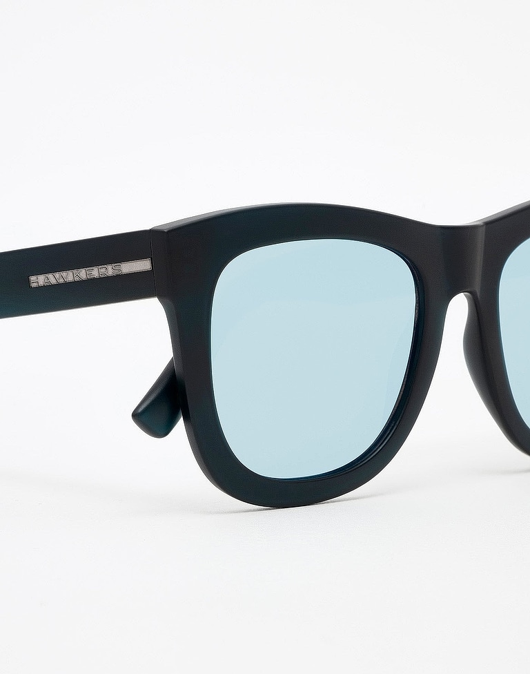 Sonnenbrille Hawkers FROZEN HELENICO BLUE CHROME NOBU