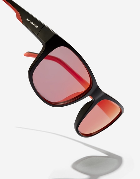 Gafas de sol Hawkers OWENS - POLARIZED BLACK RED RUBY