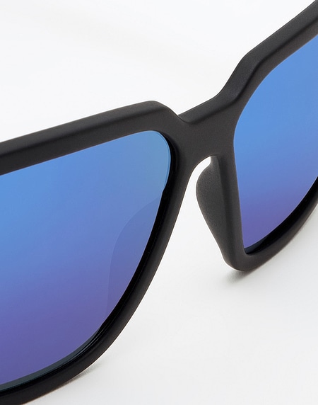 Sunglasses Hawkers CARBON BLACK - SKY MOTION