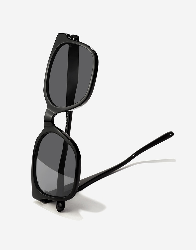 Sunglasses Hawkers TRIBE - POLARIZED BLACK DARK