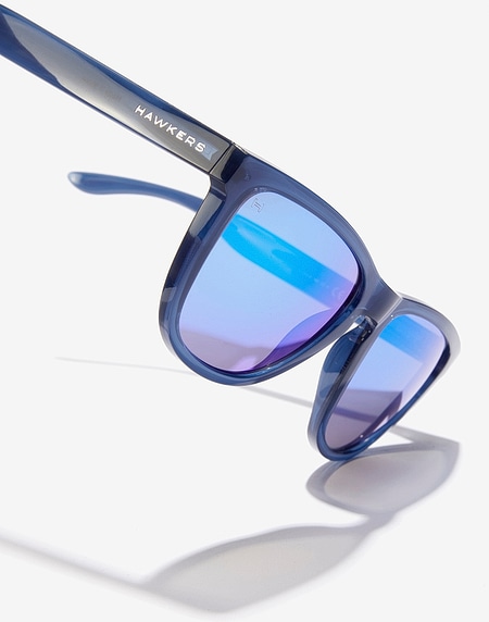 Sonnenbrille Hawkers ONE RAW - NAVY TRANSPARENT SKY