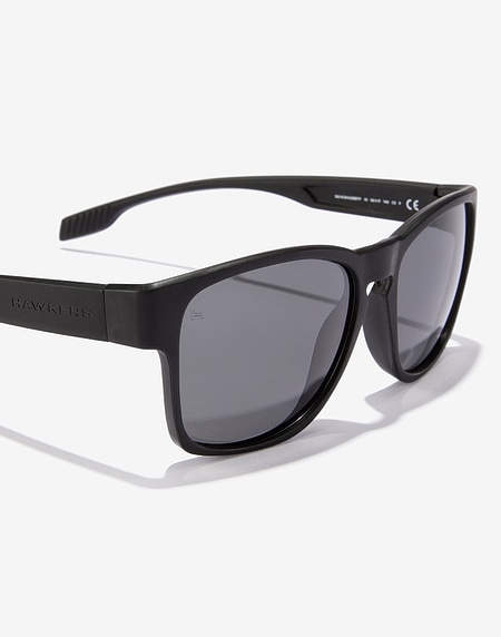 Sunglasses Hawkers CORE RAW - POLARIZED BLACK