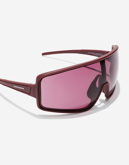 Nos Lunettes de Soleil Hawkers TIGER - REDISH GRAPE