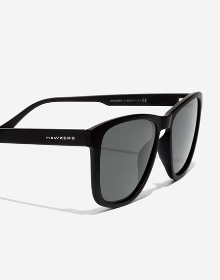 Sunglasses Hawkers ZHANNA - POLARIZED BLACK DARK