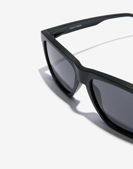 Sunglasses Hawkers ONE LS RAW - POLARIZED BLACK