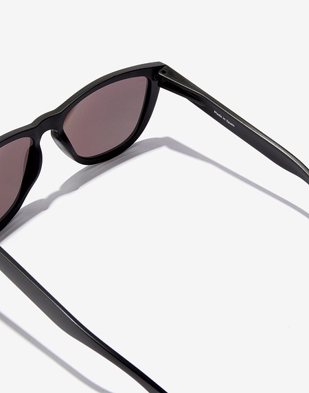 Sunglasses Hawkers ONE RAW - BLACK DAYLIGHT