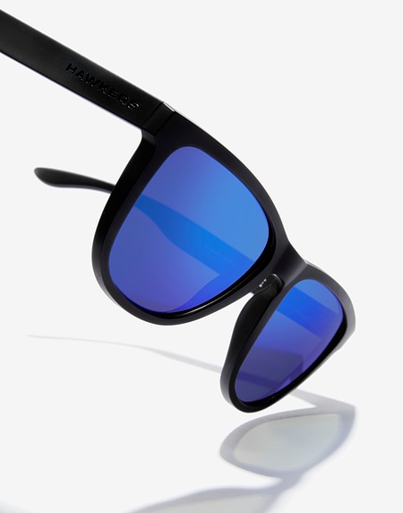 Sunglasses Hawkers ONE RAW - POLARIZED BLACK SKY